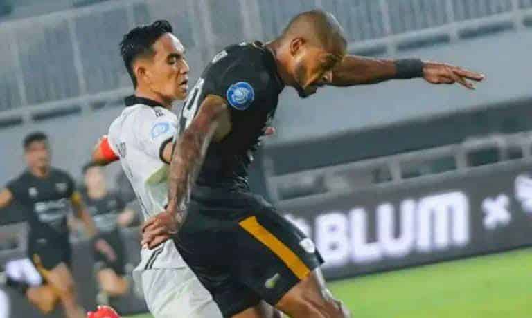 Brace Penalti Alex Martins Bawa Dewa United Kalahkan Persija
